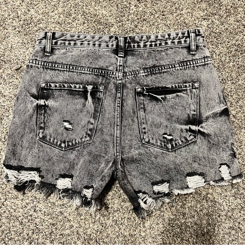 Vervet High-Waisted Distressed Gray Jean Shorts - Picture 10 of 11